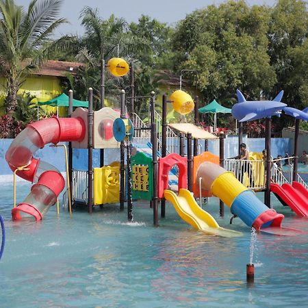 Vits Roccia Hill Resort And Adventure Park, Navapur Songadh 외부 사진