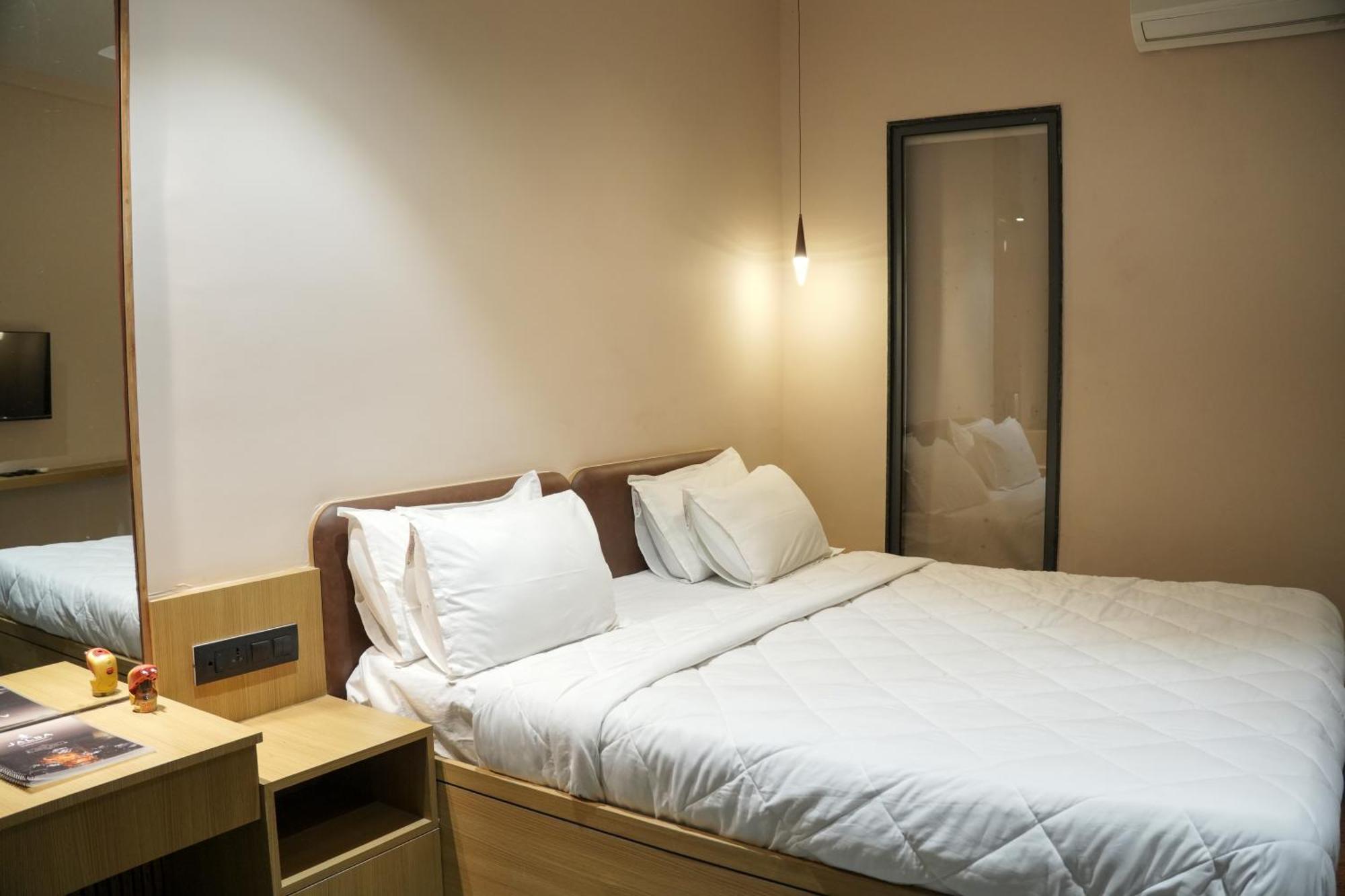 Vits Roccia Hill Resort And Adventure Park, Navapur Songadh 외부 사진