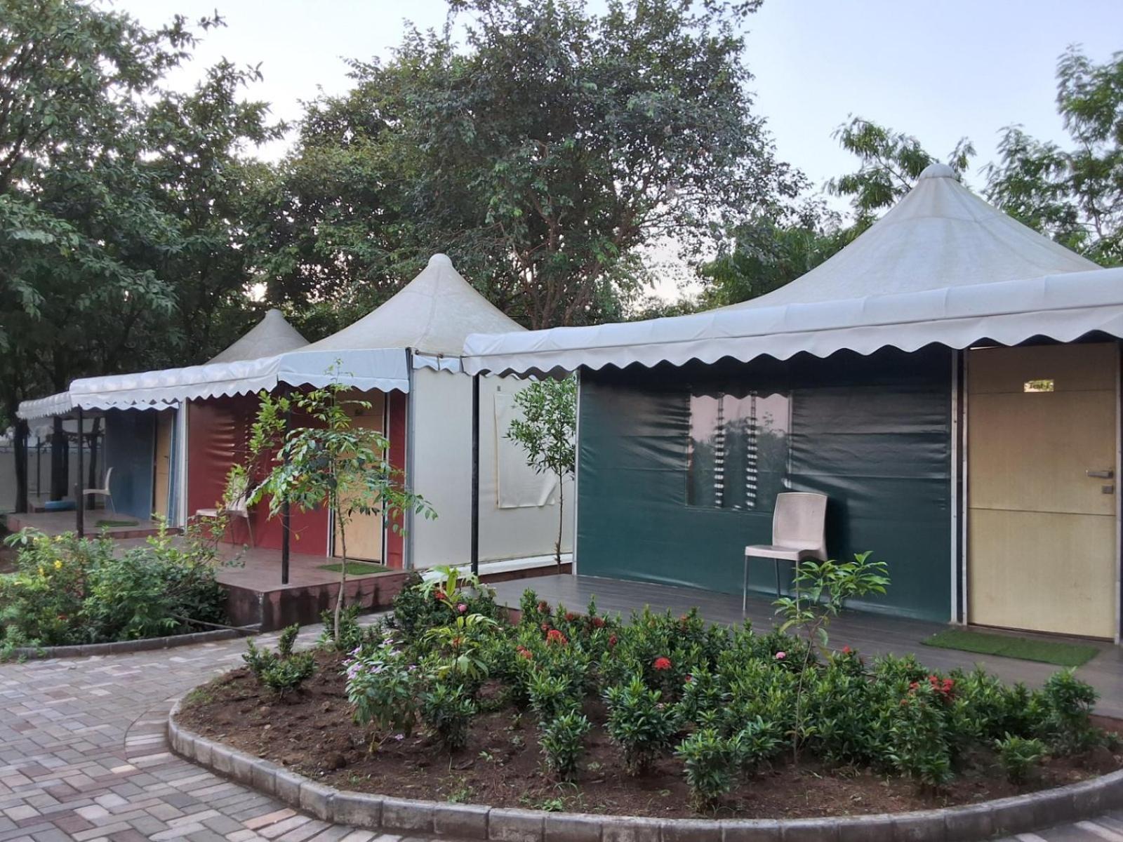 Vits Roccia Hill Resort And Adventure Park, Navapur Songadh 외부 사진